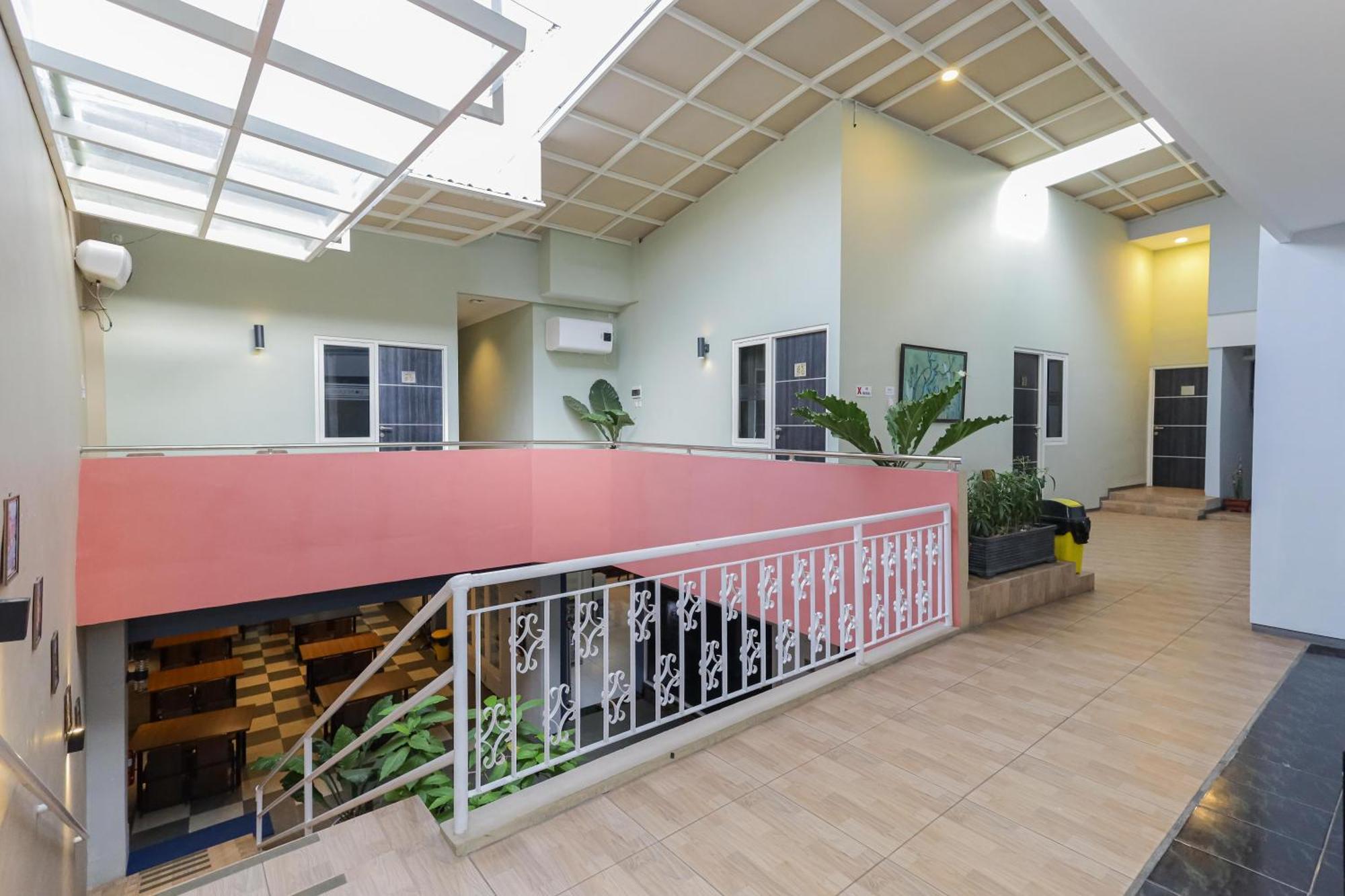 Reddoorz Plus At Swun Stay Raya Langsep Malang Exteriör bild