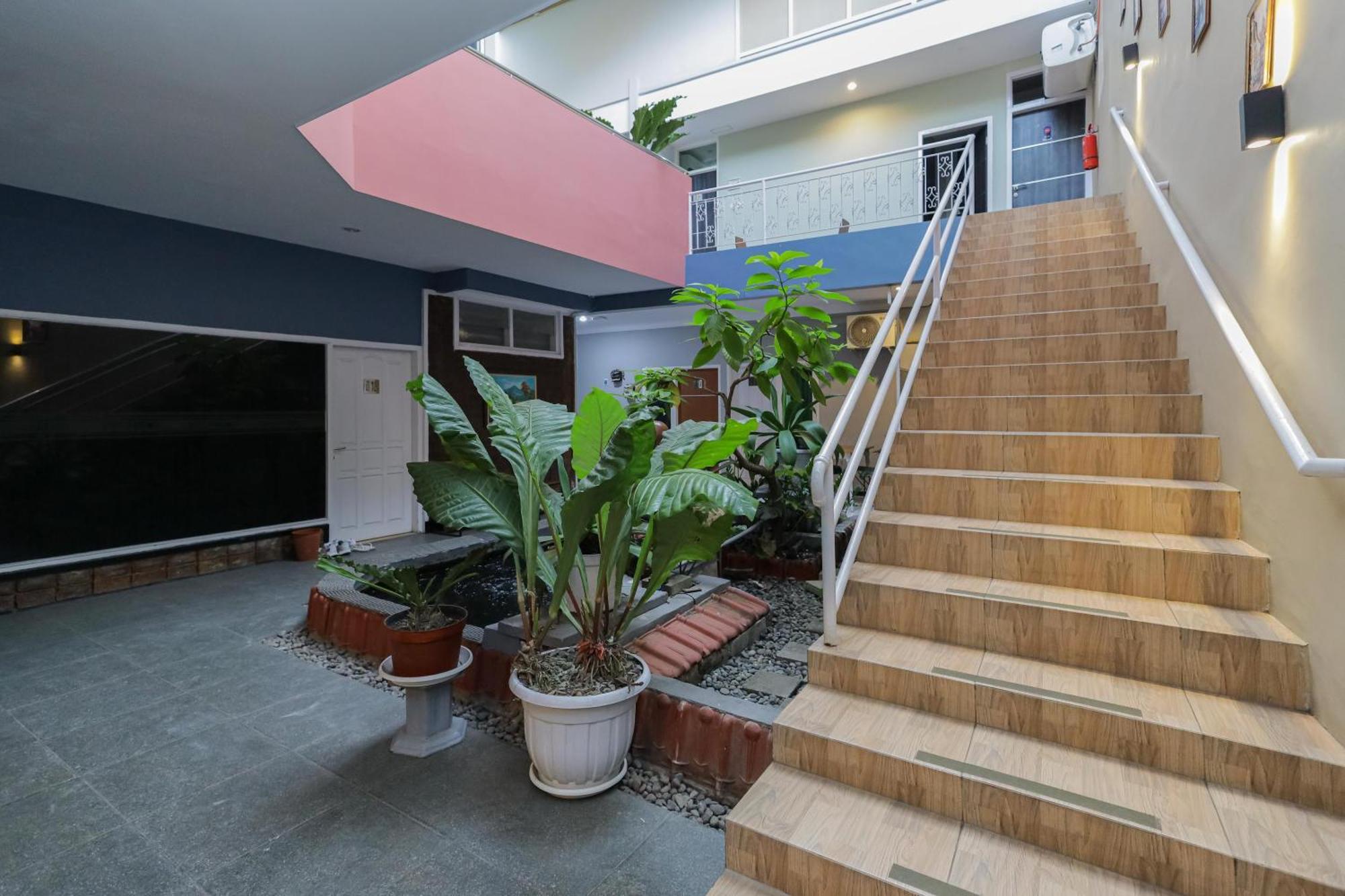 Reddoorz Plus At Swun Stay Raya Langsep Malang Exteriör bild