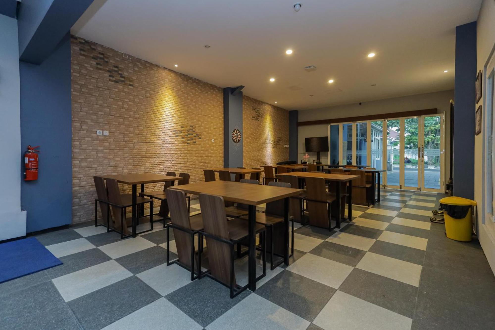 Reddoorz Plus At Swun Stay Raya Langsep Malang Exteriör bild