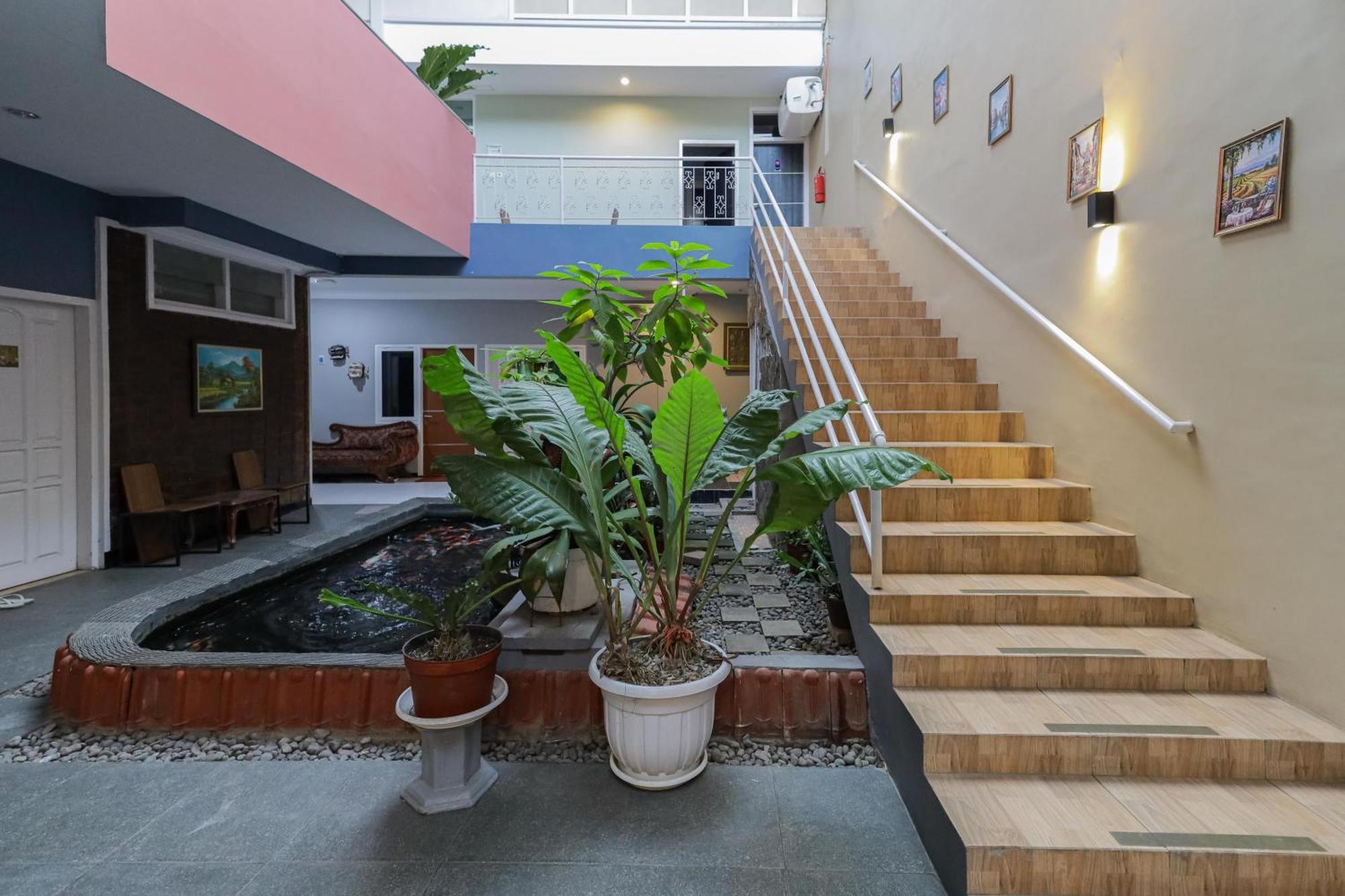 Reddoorz Plus At Swun Stay Raya Langsep Malang Exteriör bild