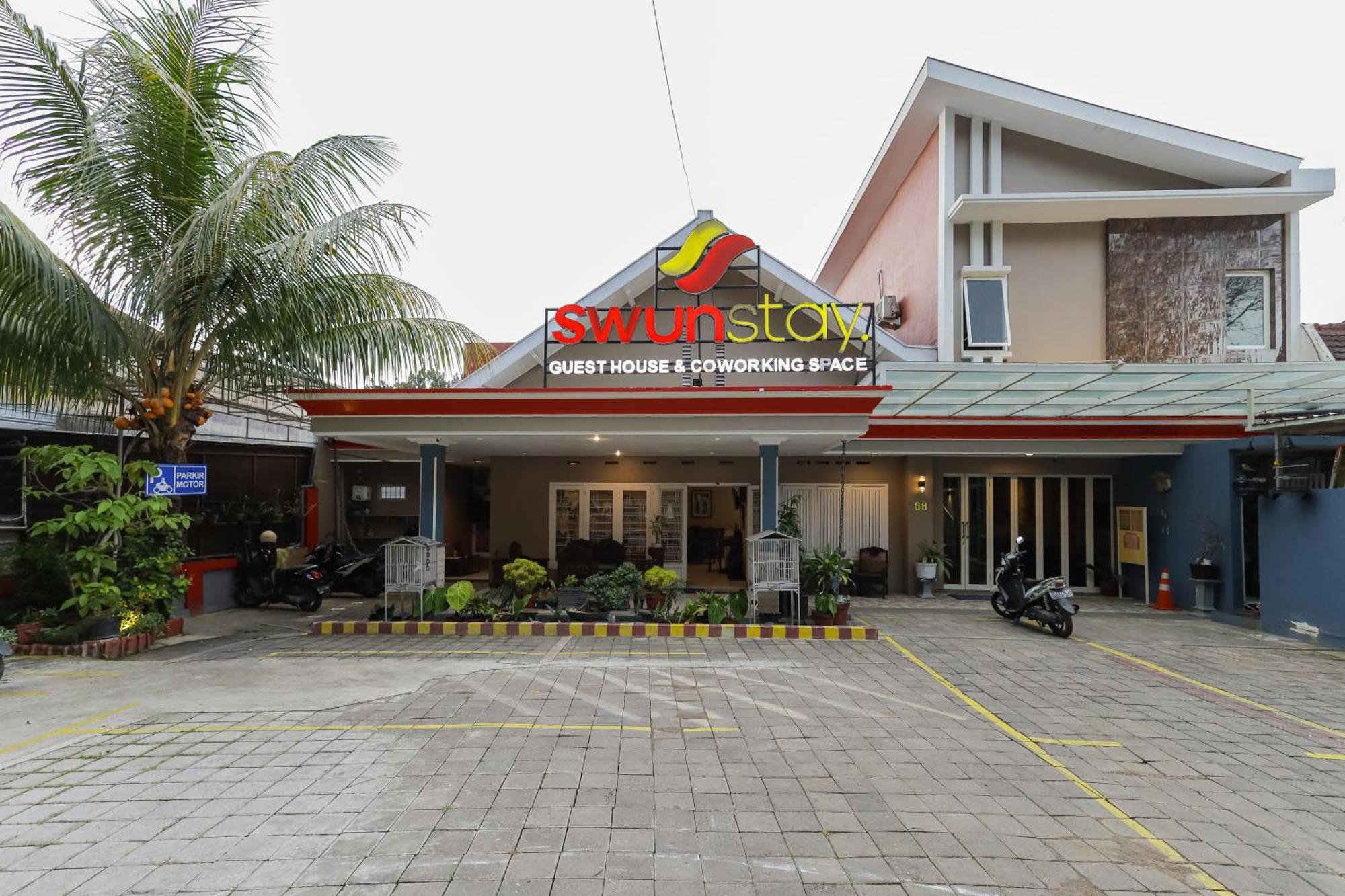 Reddoorz Plus At Swun Stay Raya Langsep Malang Exteriör bild
