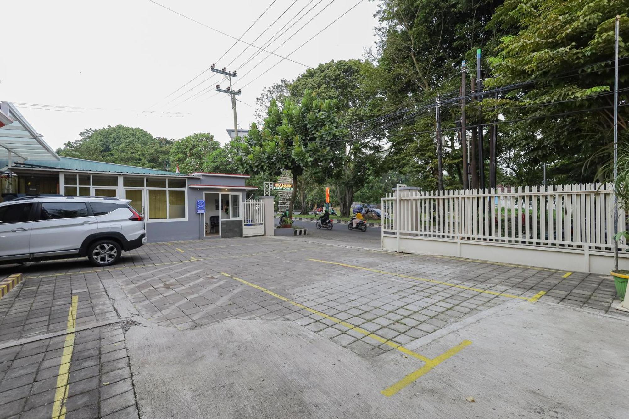 Reddoorz Plus At Swun Stay Raya Langsep Malang Exteriör bild