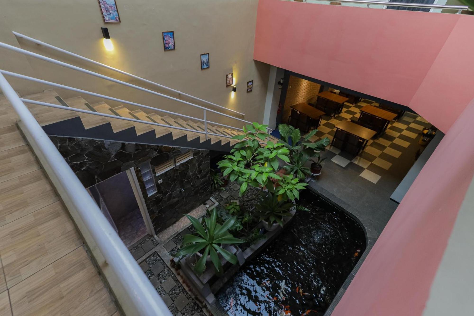 Reddoorz Plus At Swun Stay Raya Langsep Malang Exteriör bild