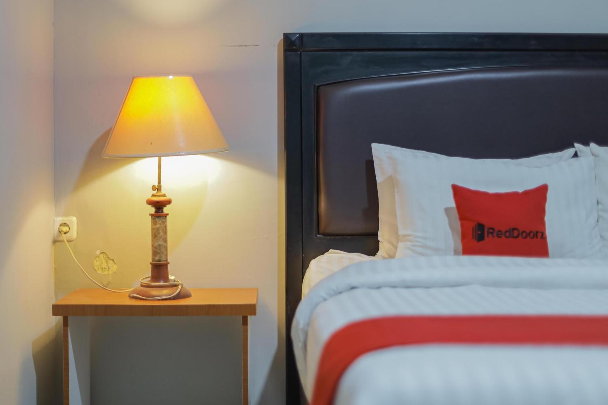 Reddoorz Plus At Swun Stay Raya Langsep Malang Exteriör bild