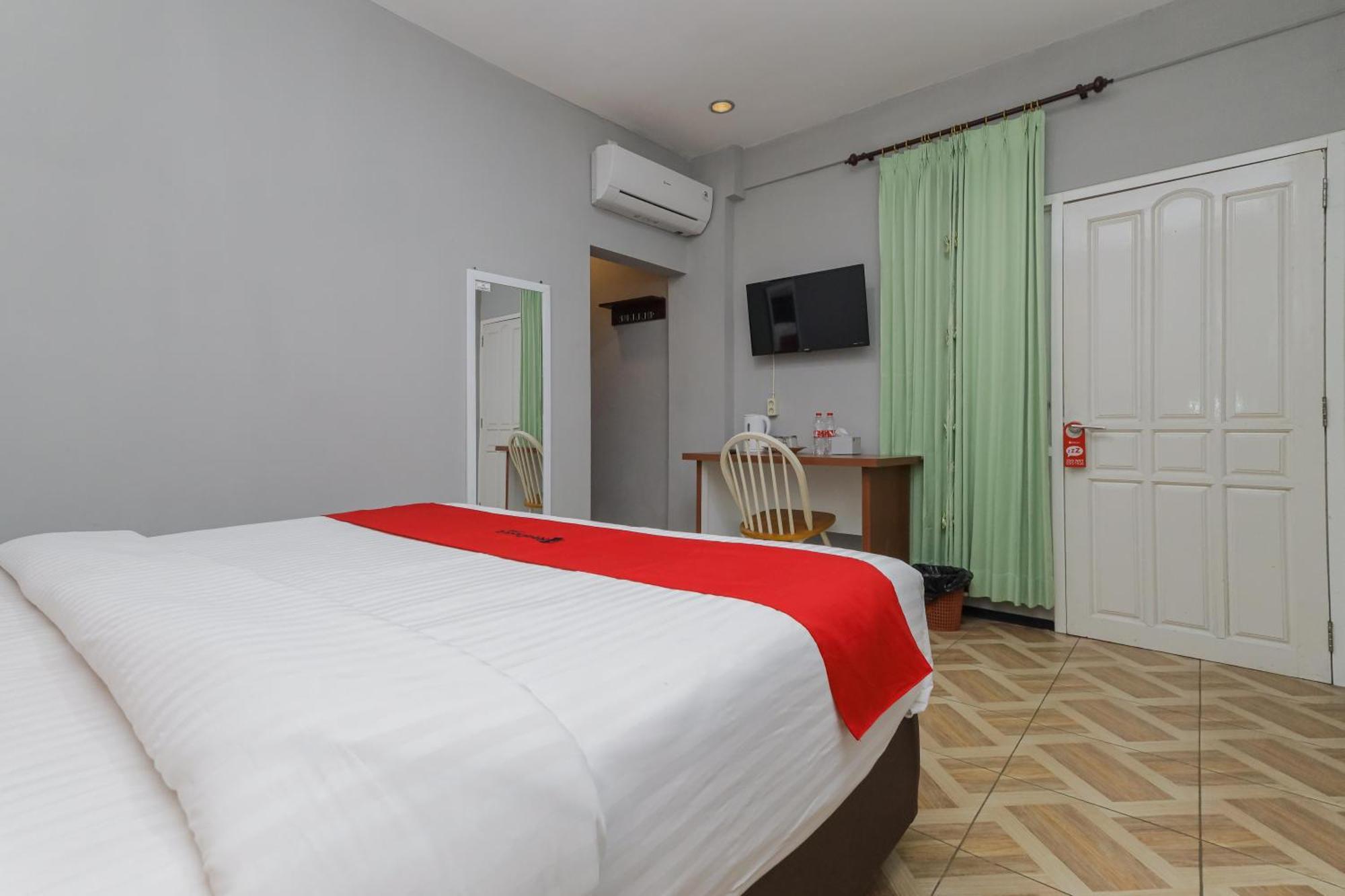 Reddoorz Plus At Swun Stay Raya Langsep Malang Exteriör bild