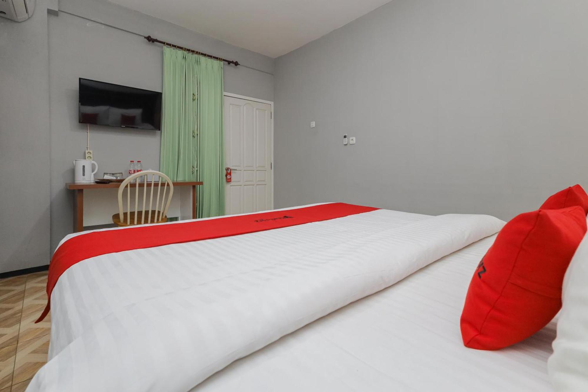 Reddoorz Plus At Swun Stay Raya Langsep Malang Exteriör bild