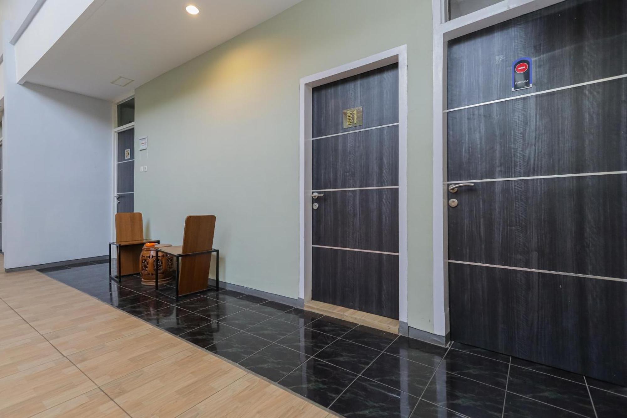 Reddoorz Plus At Swun Stay Raya Langsep Malang Exteriör bild