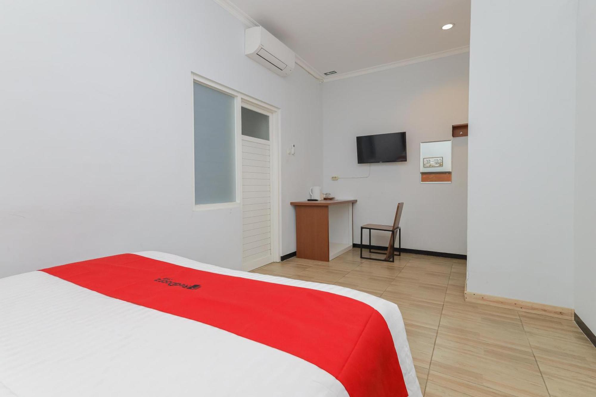 Reddoorz Plus At Swun Stay Raya Langsep Malang Exteriör bild