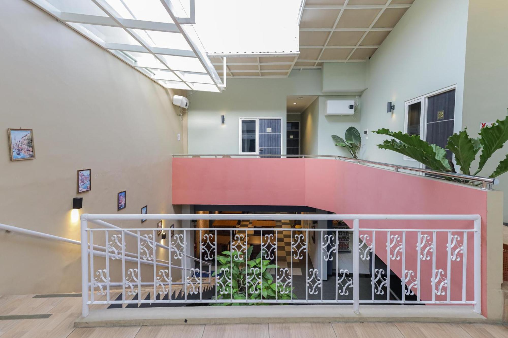 Reddoorz Plus At Swun Stay Raya Langsep Malang Exteriör bild