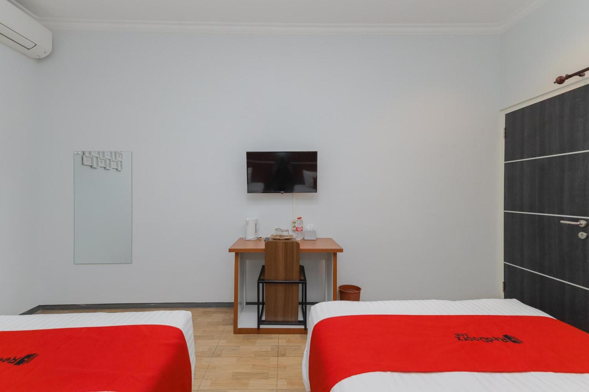 Reddoorz Plus At Swun Stay Raya Langsep Malang Exteriör bild