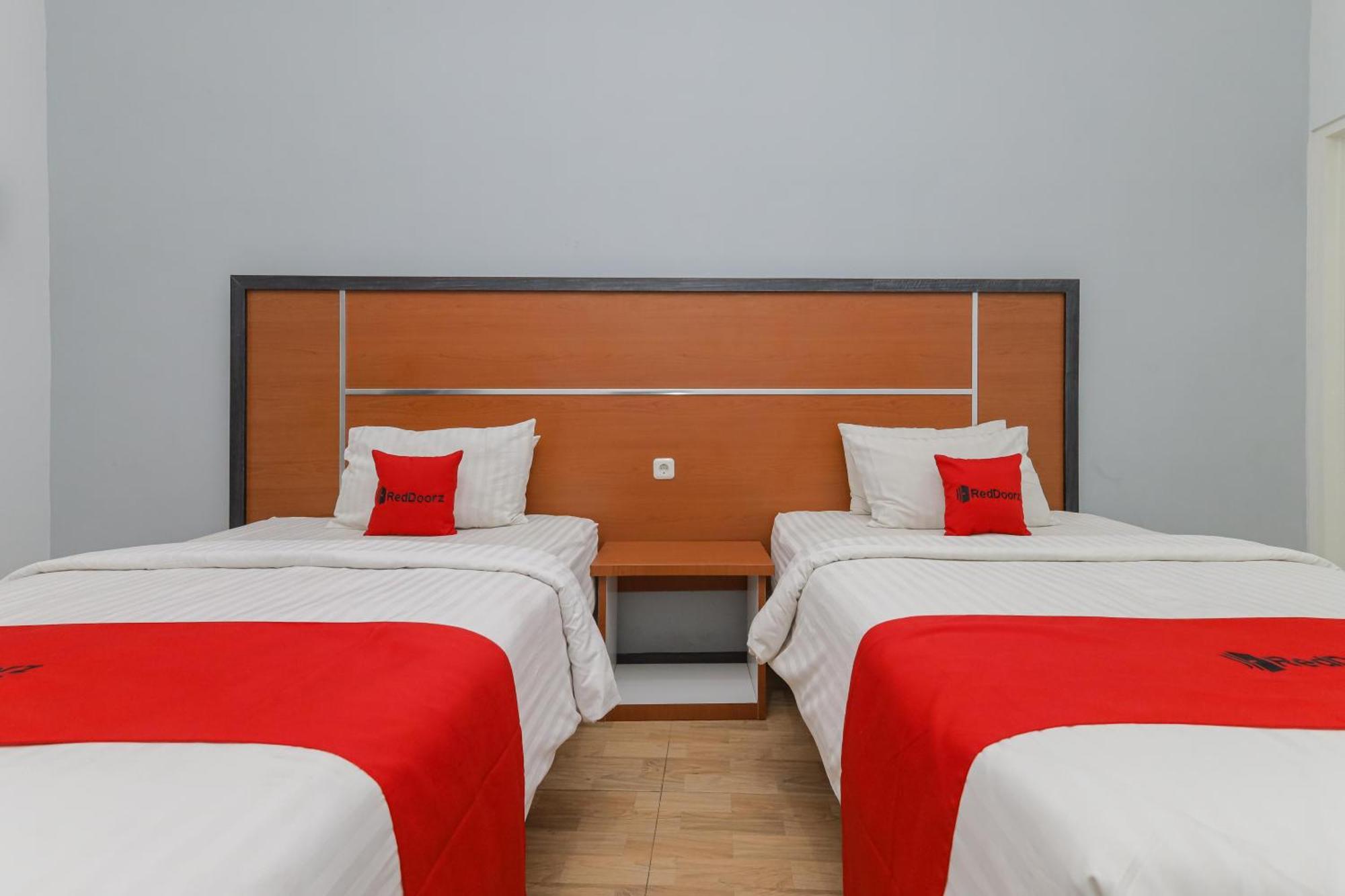 Reddoorz Plus At Swun Stay Raya Langsep Malang Exteriör bild