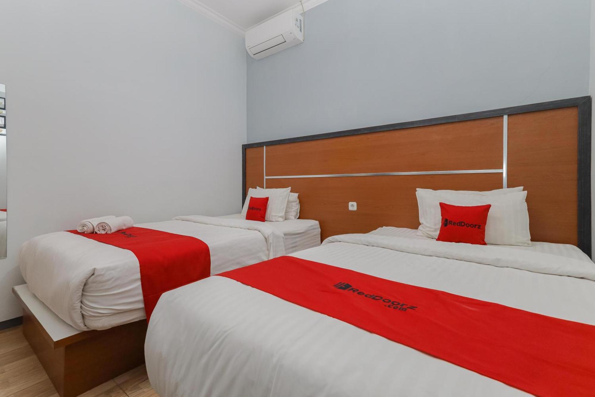 Reddoorz Plus At Swun Stay Raya Langsep Malang Exteriör bild