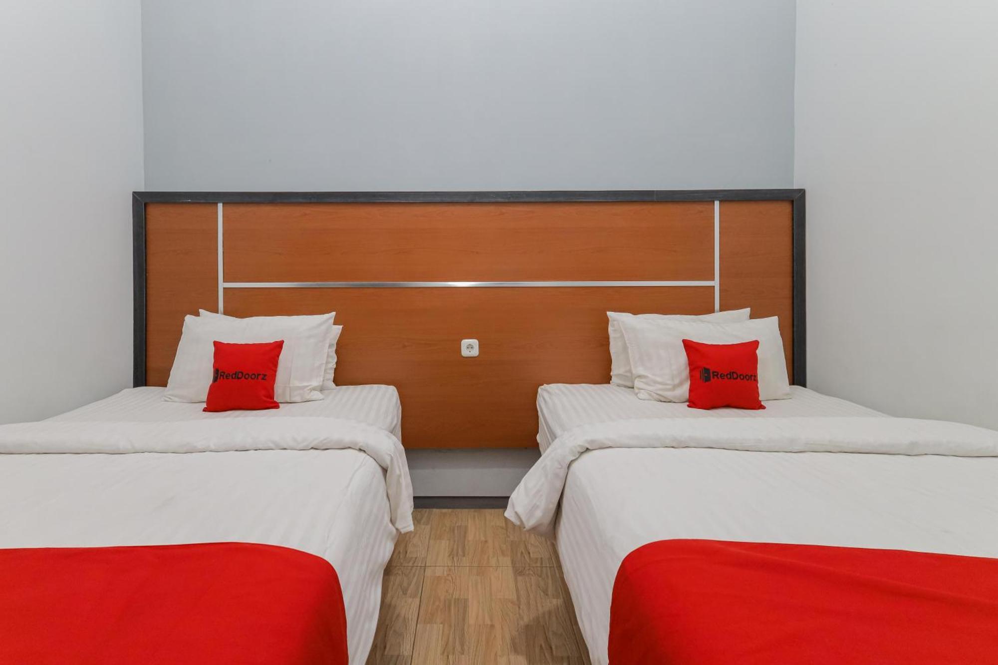 Reddoorz Plus At Swun Stay Raya Langsep Malang Exteriör bild