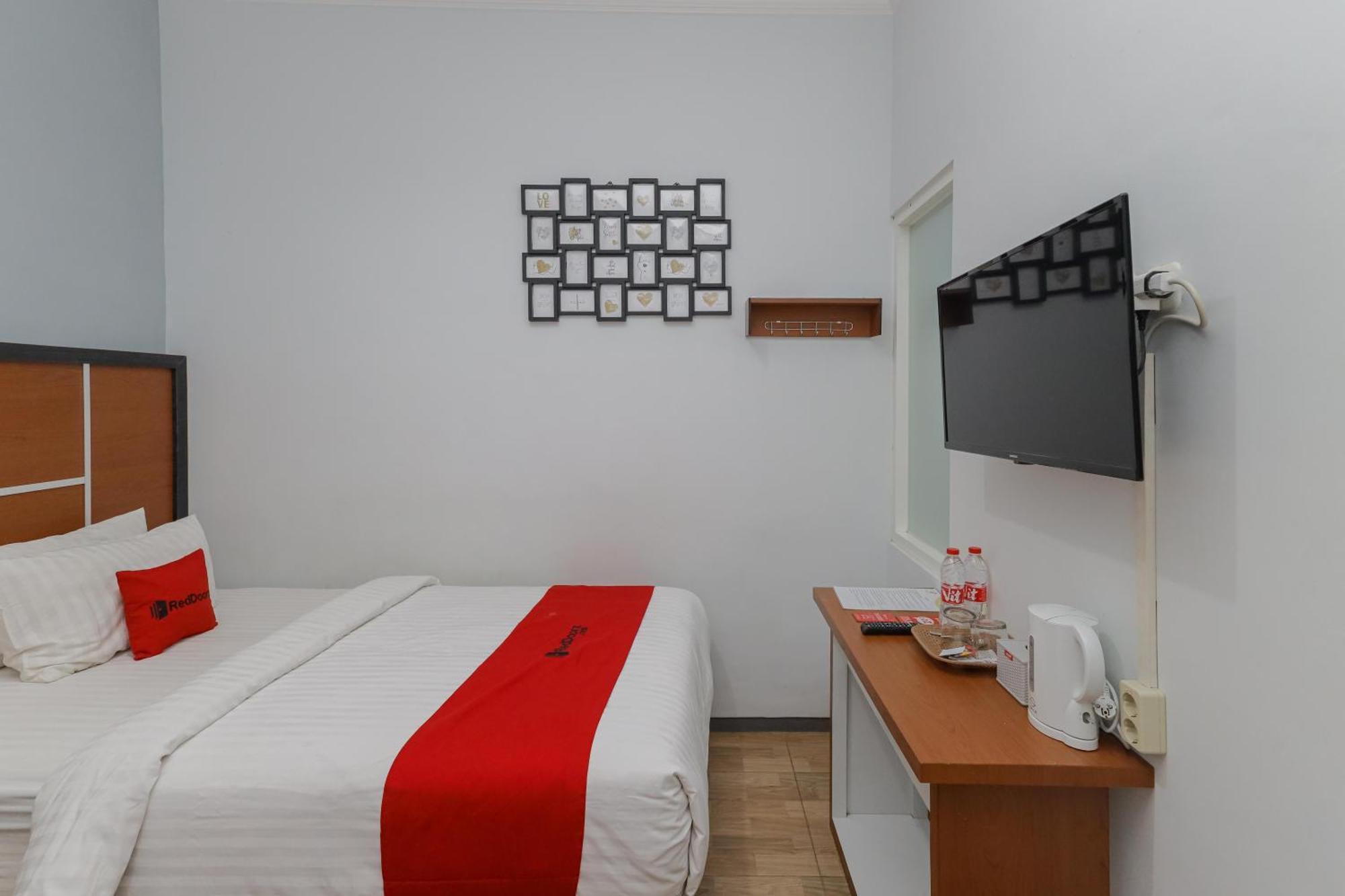 Reddoorz Plus At Swun Stay Raya Langsep Malang Exteriör bild
