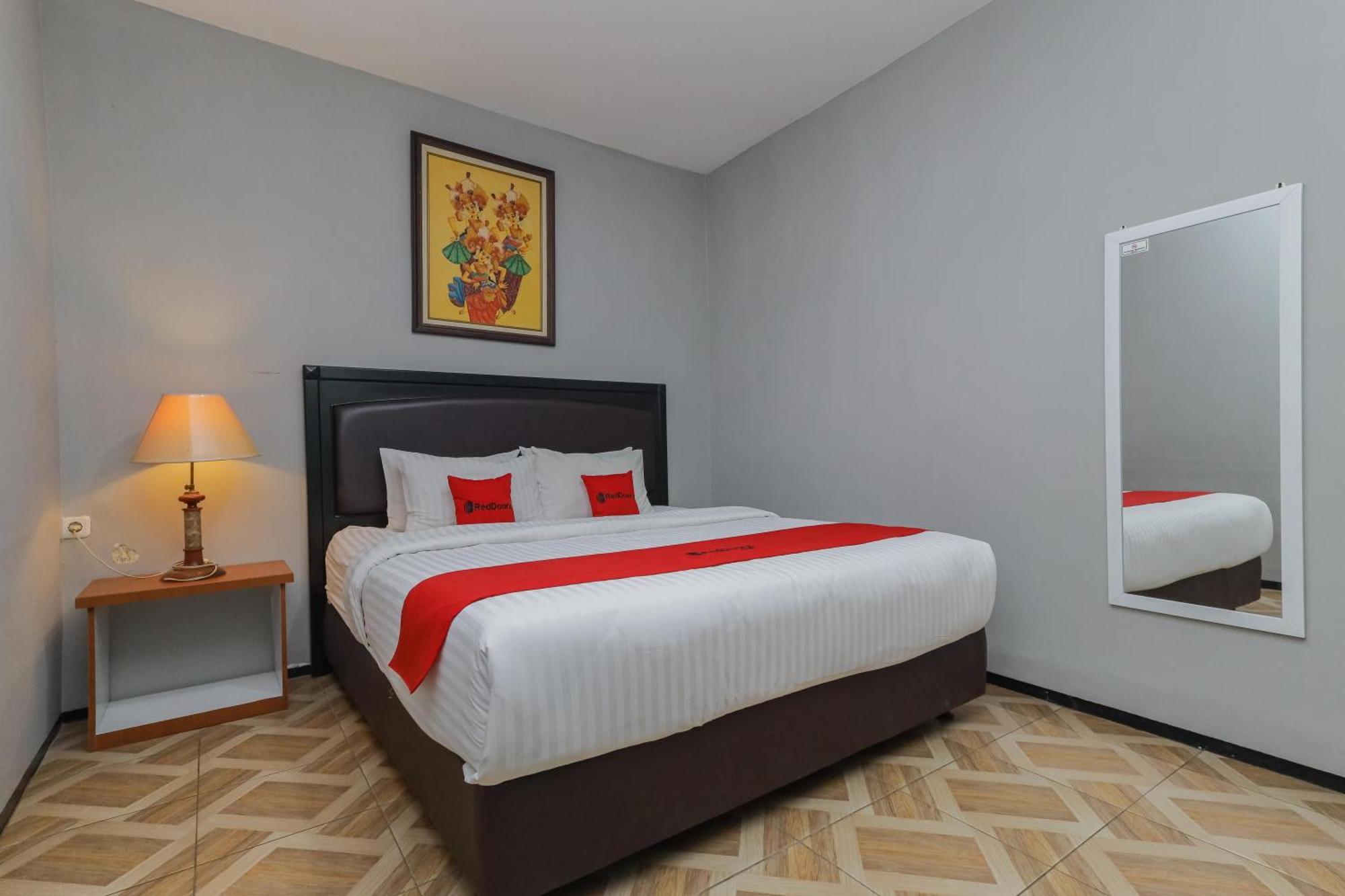 Reddoorz Plus At Swun Stay Raya Langsep Malang Exteriör bild